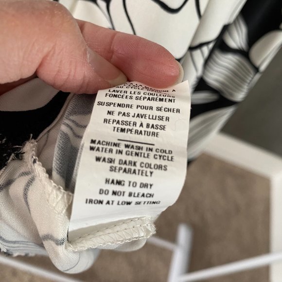 Jacob Black/White Floral Dress - Picture 6 of 6